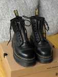 Botas Dr. Martens de mulher, tamanho EU 38