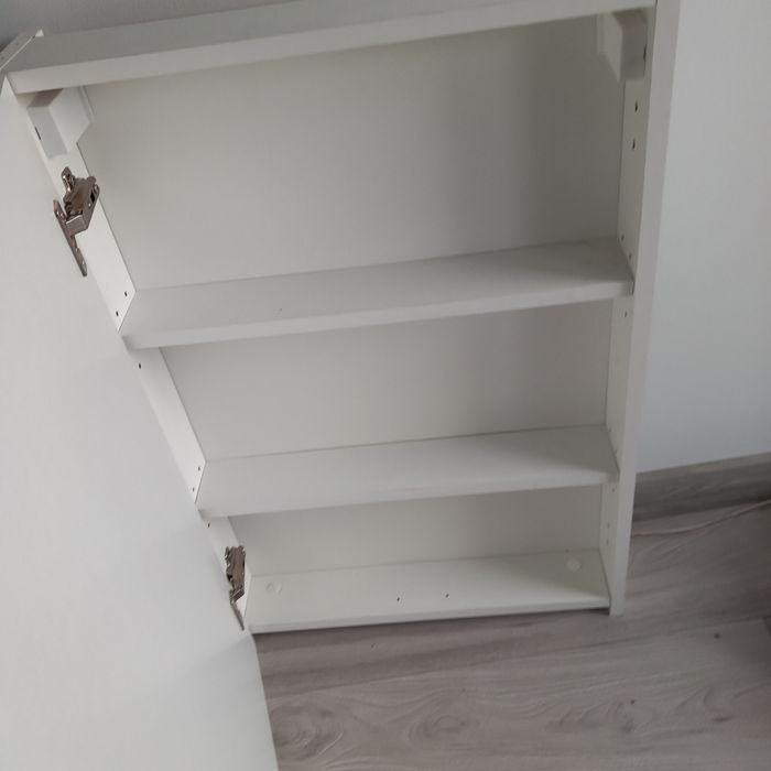 Szafka wisząca do łazienki