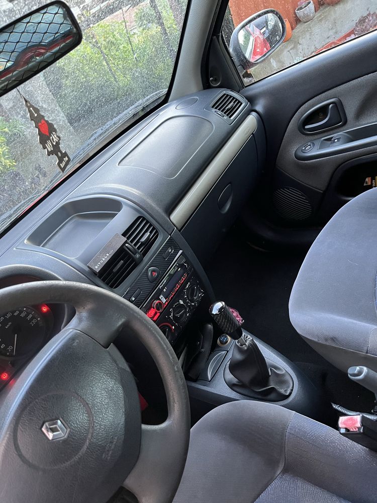 Renault clio 2 storia