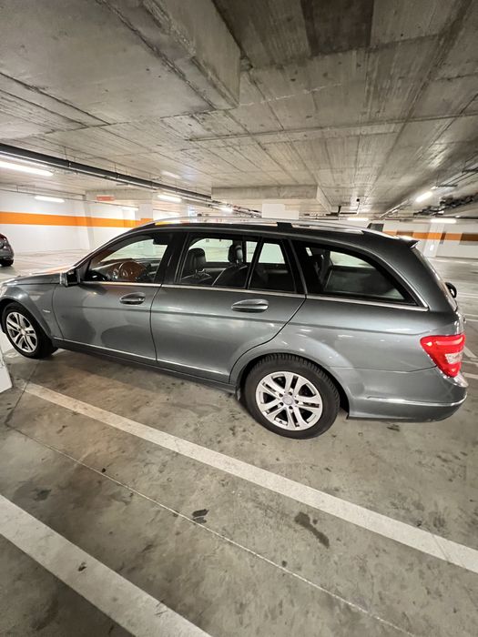 Mercedes-Benz  C200