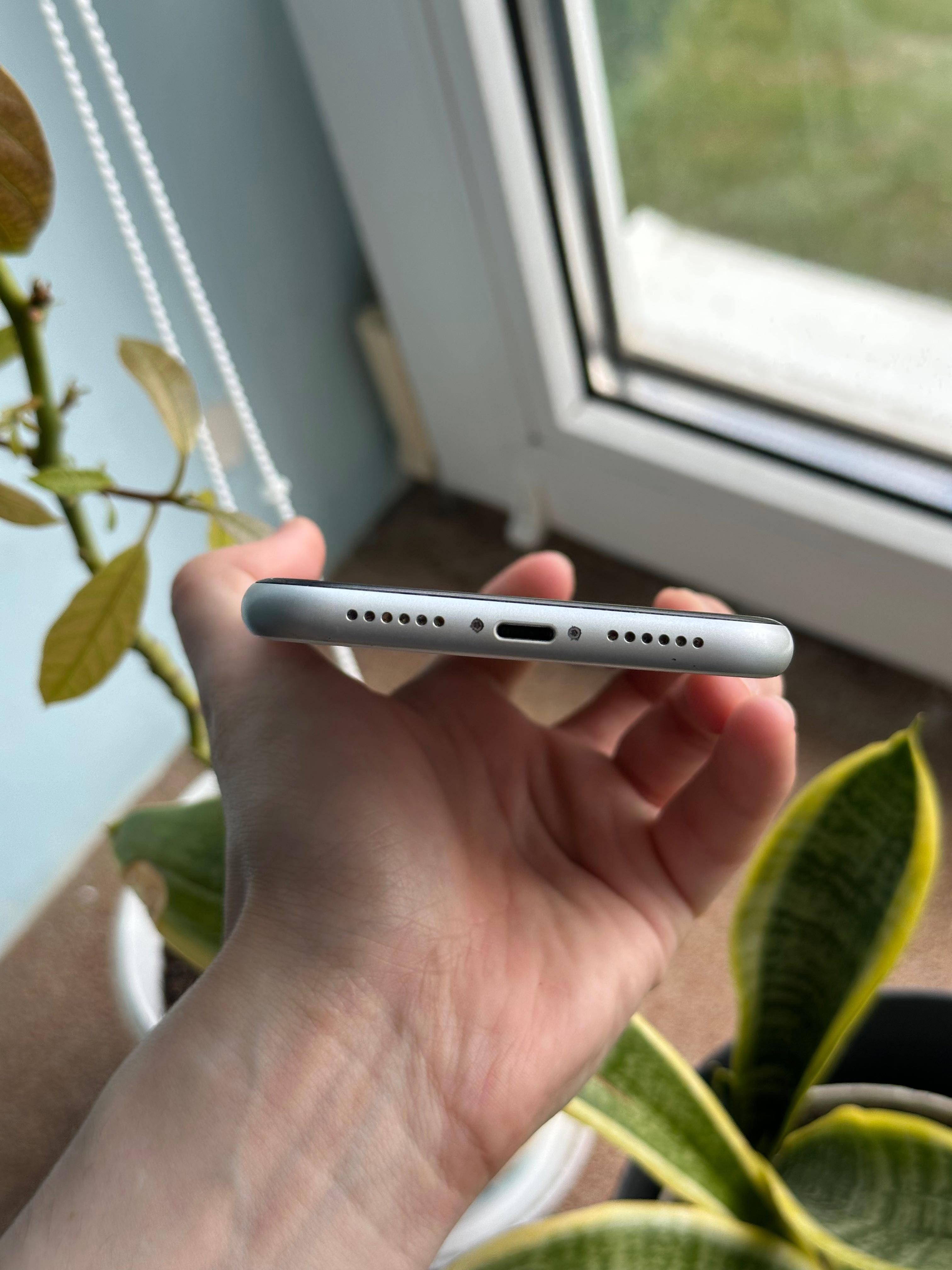 iPhone XR 128 White used
