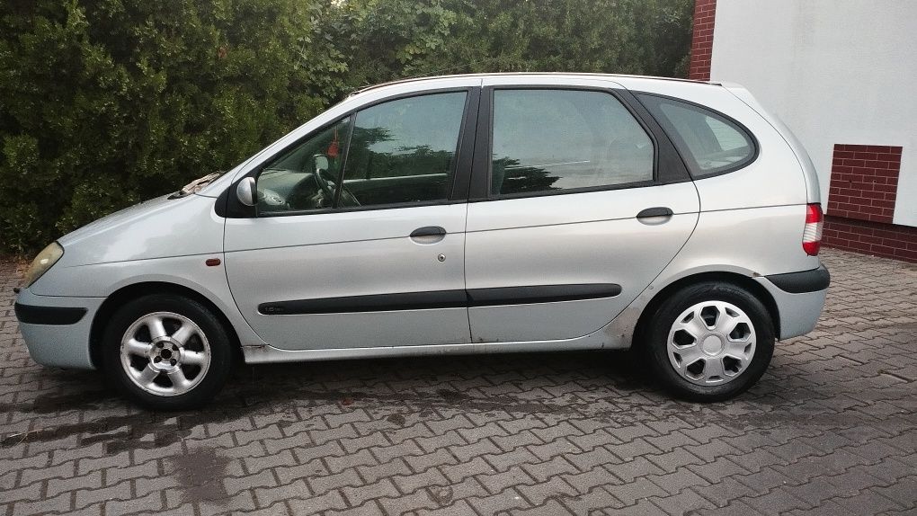 Renault Megane Scenic 1,6 benzyna,,klima,hak