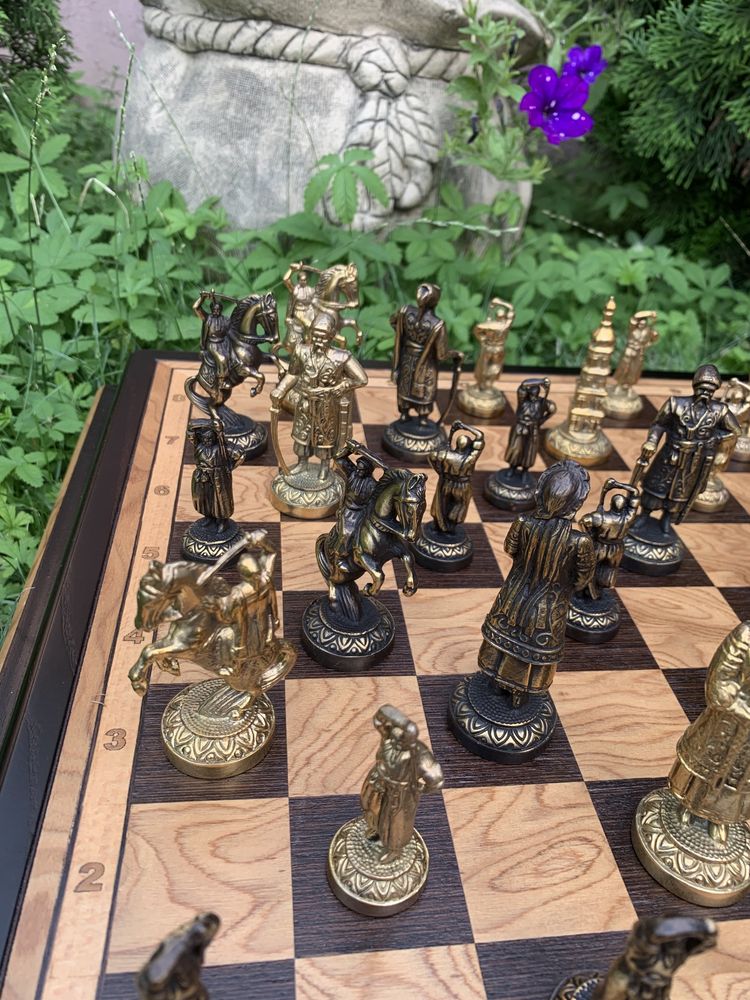 Шахматы,Шахматные фигуры - "Запорожская Сечь" Бронза(нет одной фигуры)