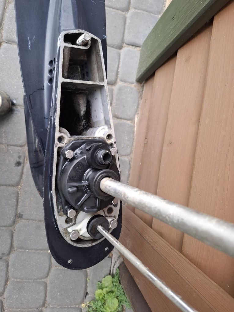 Spodzina silnika zaburtowego Johnson ,Ewinrude     40 /50 / 55/60 hp