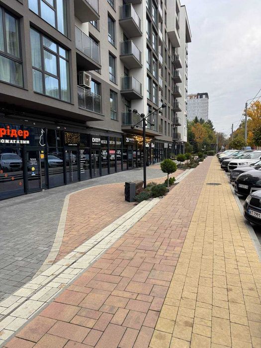 Оренда приміщення в мега-прохідному місці - озеро, парк, Мазепи,160А