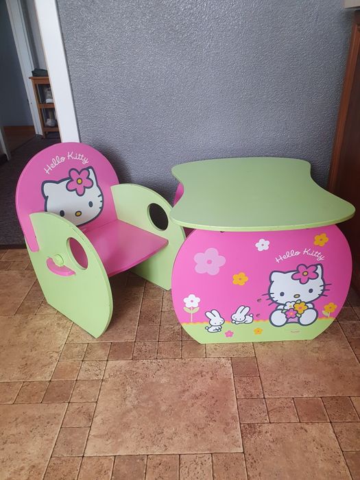 Komplet zestaw stolik z krzesełkiem dla dziecka