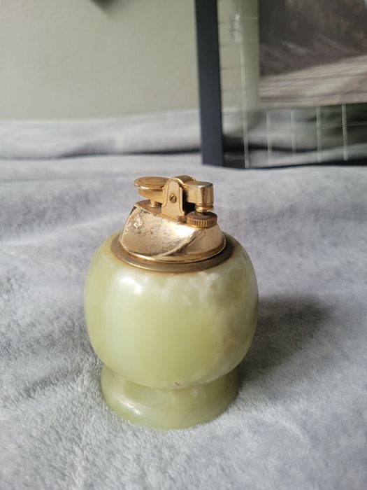 Zapalniczka stołowa z kamienia alabastru