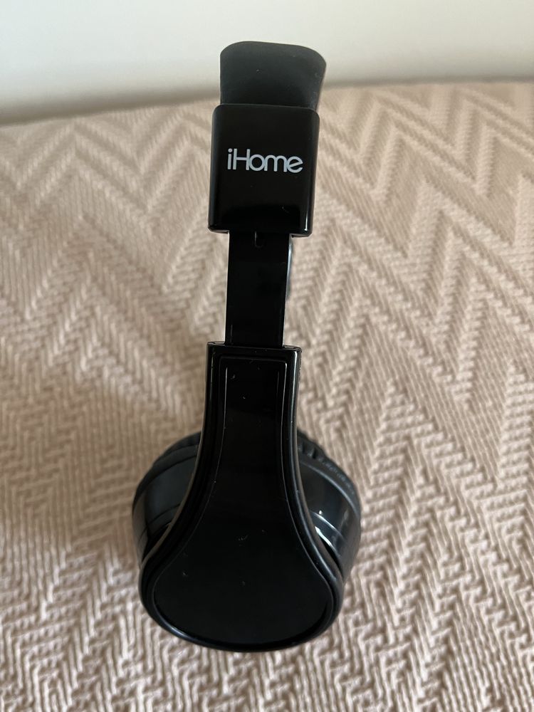 Fones iHome ib52