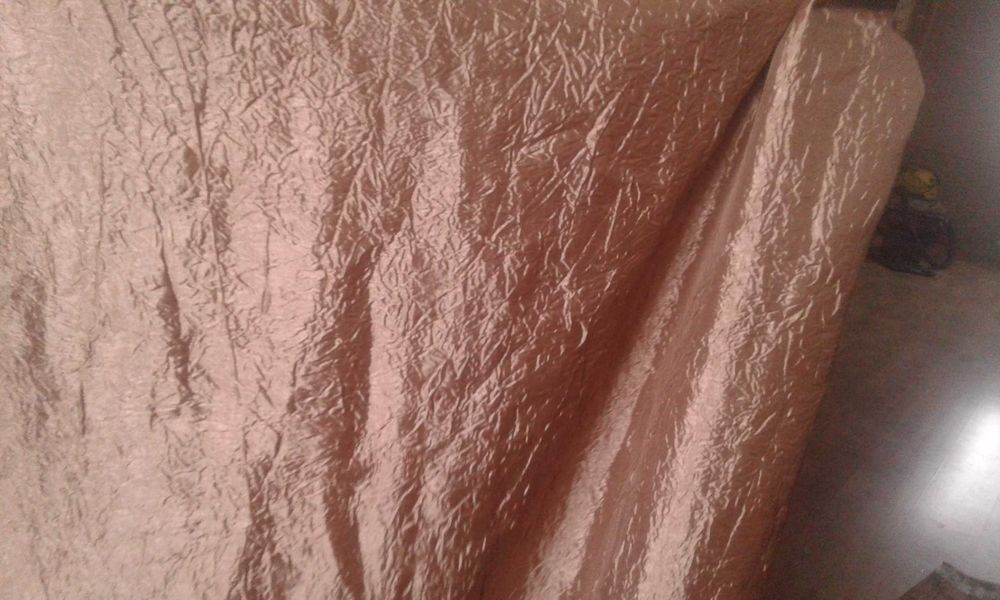 Sprzedam  dwie zasłonki z kreszu jasny beż