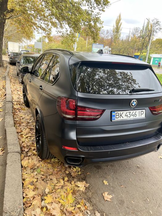 Бмв х5.чистый 2018 год полная комлектация даже ночное виденье