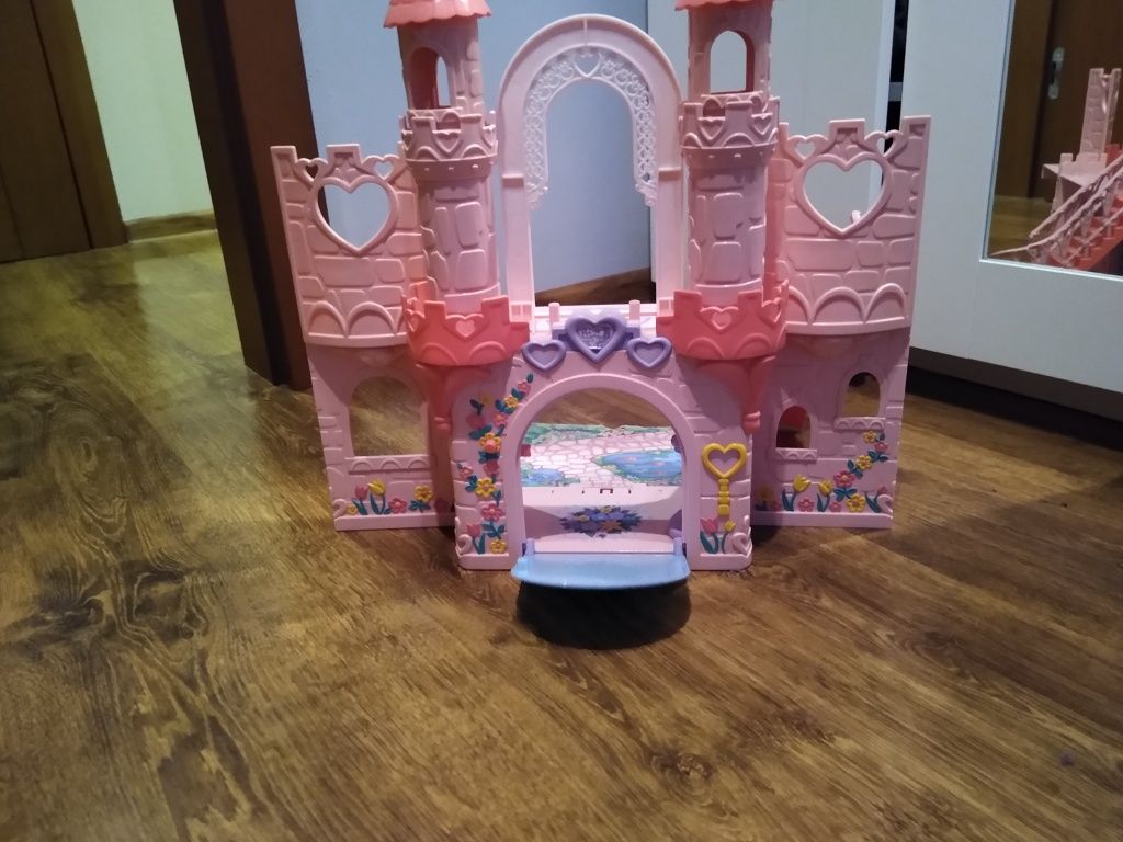 Zamek dla lalek dziewczynki