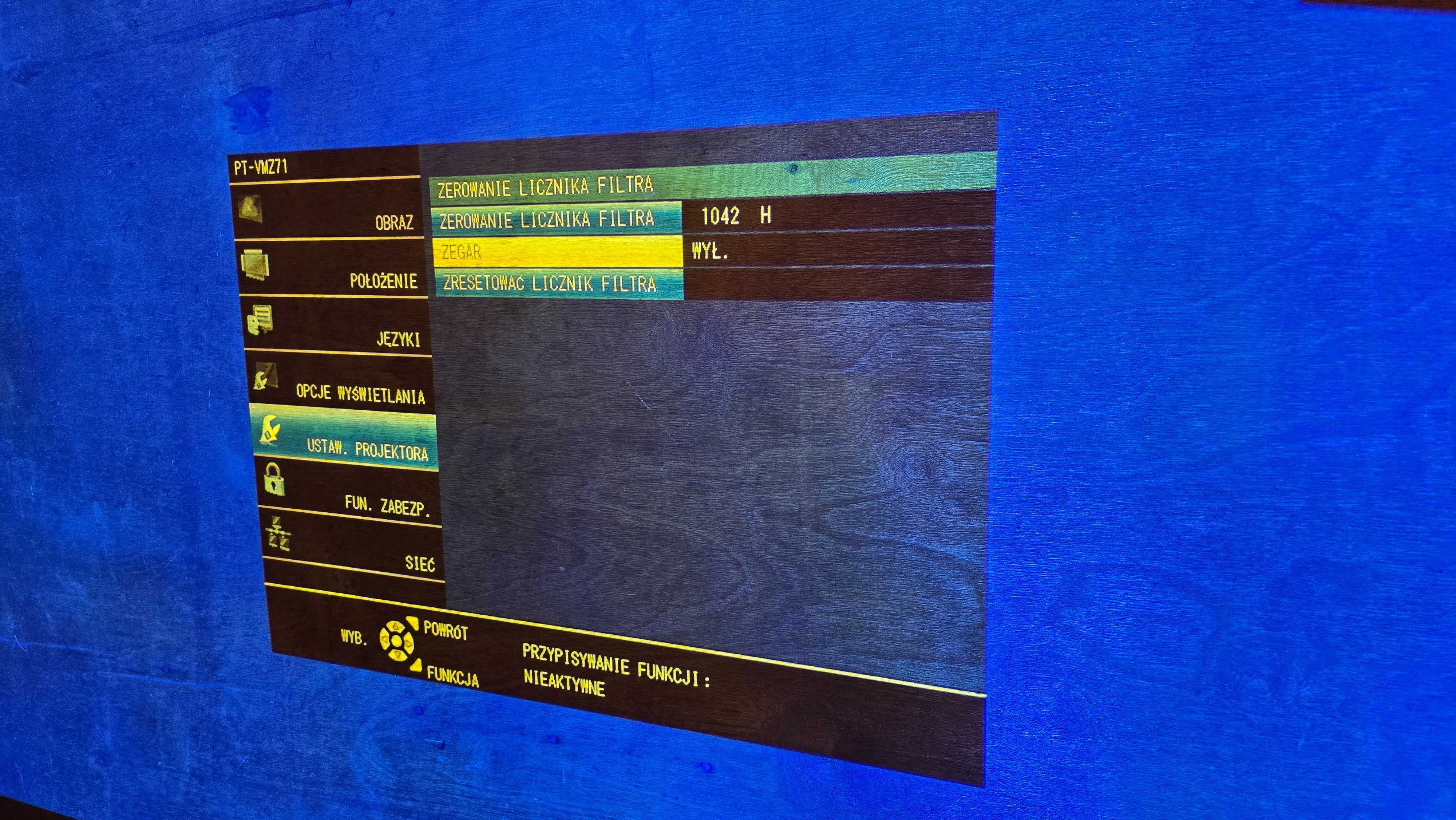 Projektor Panasonic PT-VMZ50 biały 7000 ANSI LASEROWY przebieg 1042H
