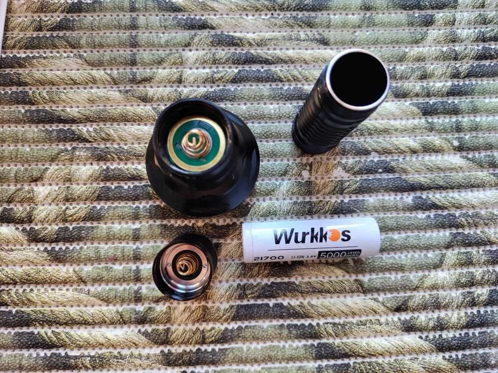 Wurkkos TD01 – светильник SFT40 (2200 лм/1039 M). С аккумулятором!