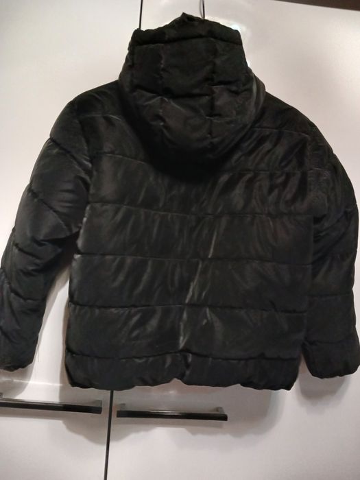 Продам курточку для девочки.