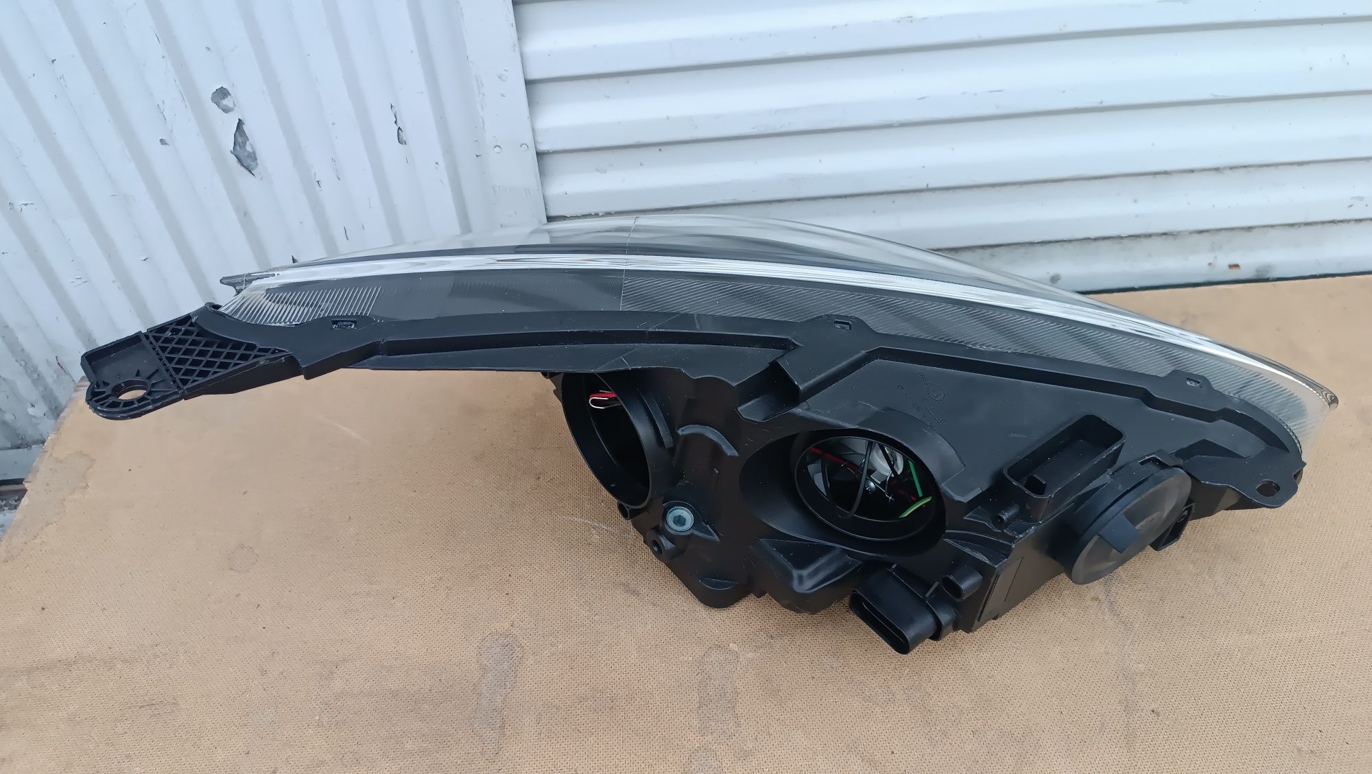 Vendo farol esquerdo de Ford focus ano 2015