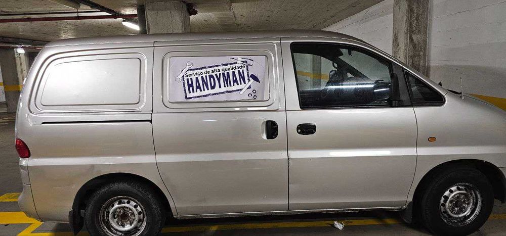 Hyundai H1 comercial.