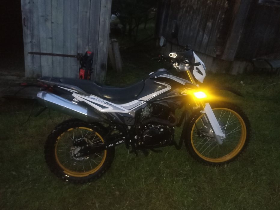 Продам сенька 250кубов 5800 не дорогого