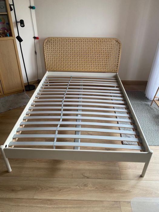 Łóżko Ikea 140x200 z wiklinowym zaglowniem, rama i deski