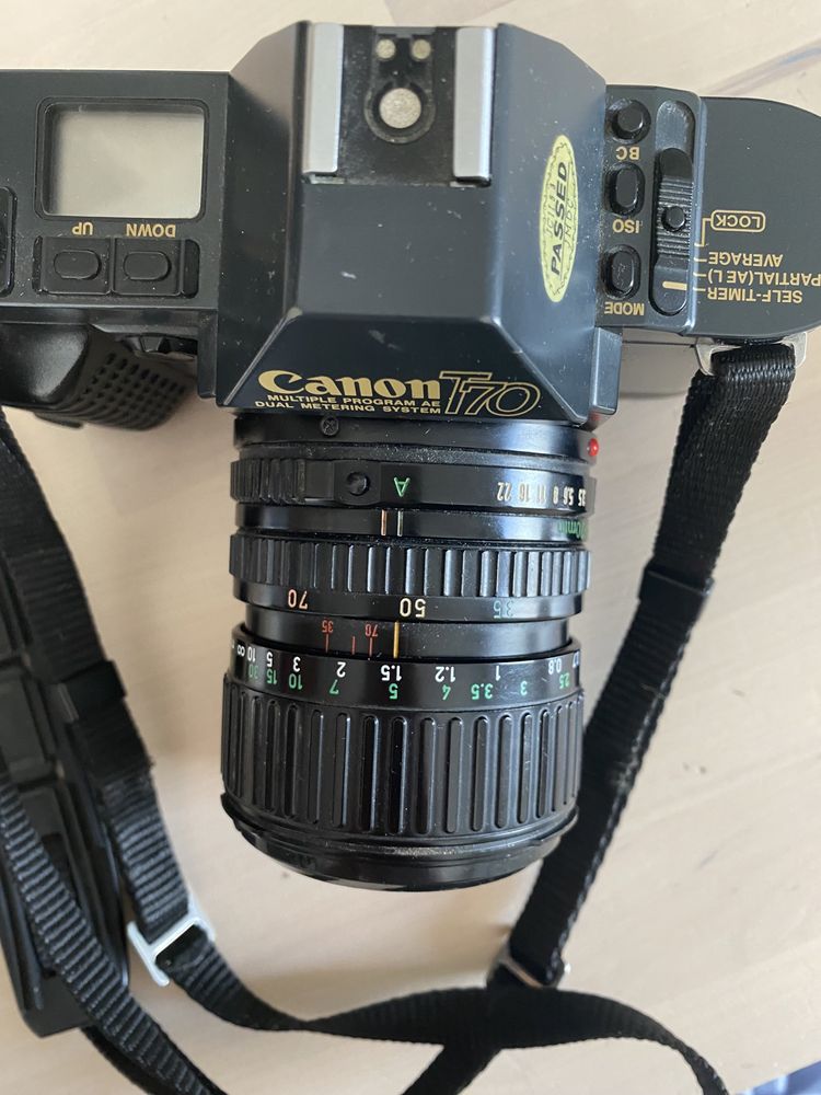 Lente e máquina fotográfica Cânon T70