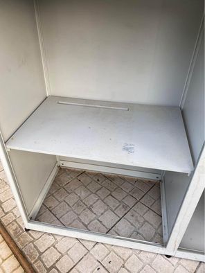 Balcão cinzento
