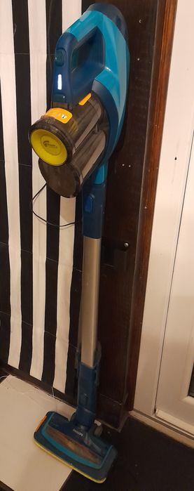 Пылесос Fhilips аккумулчторный.