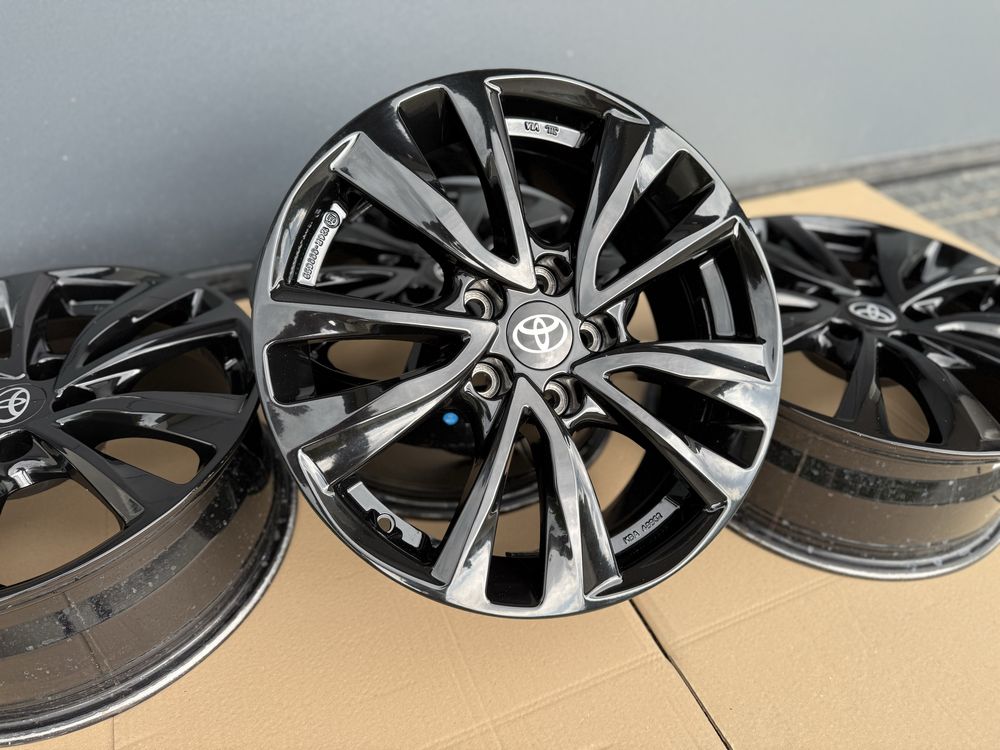 Alufelgi 17 cali 5x114,3 Toyota Corolla E21 Auris HR-V Yaris Cross