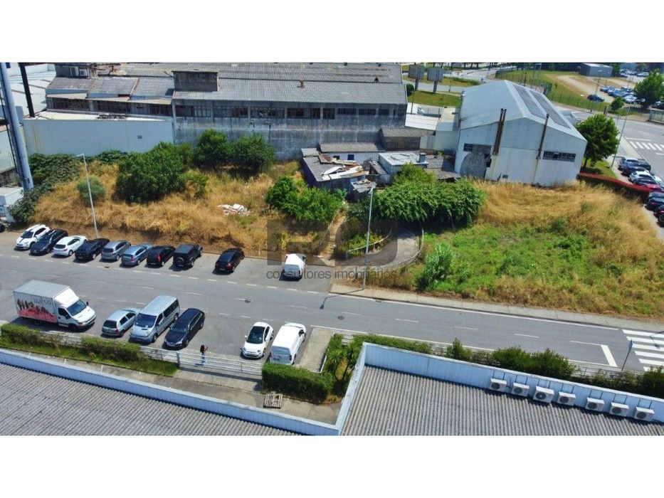 Terreno na Zona Industrial da Maia