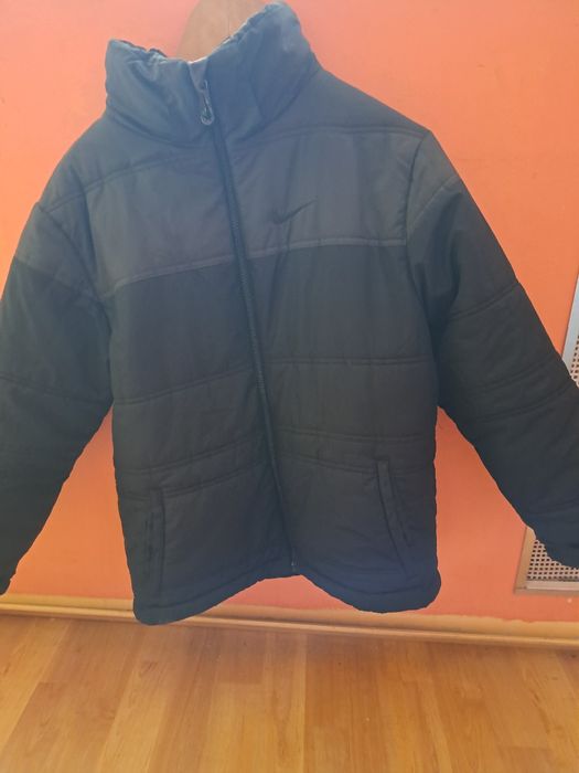 Ciepła Kurtka chłopięcą NIKE