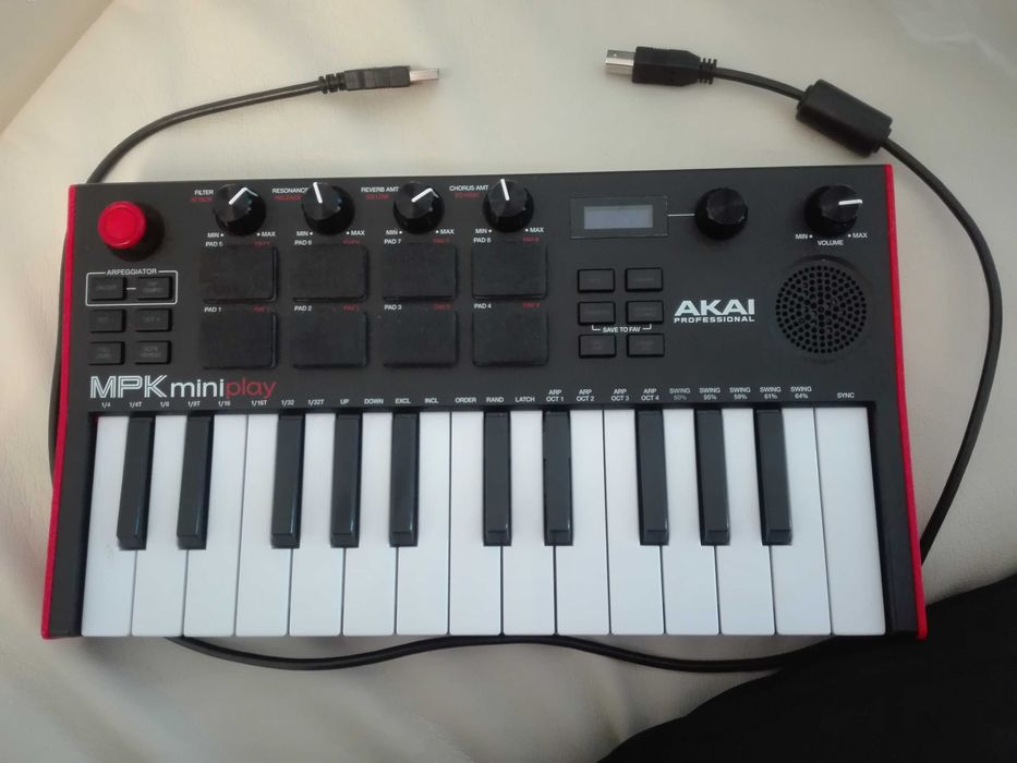 Akai MPK mini play - controlador midi