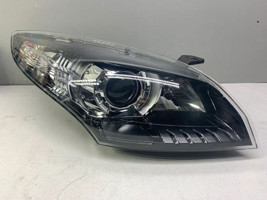 lampa przednia renault megane 3 gt bi-xenon