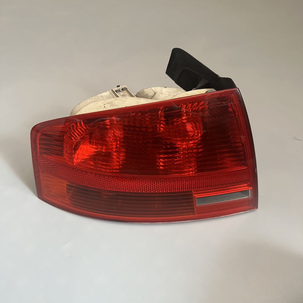 Audi A4 B7 Sedan задний левый фонарь