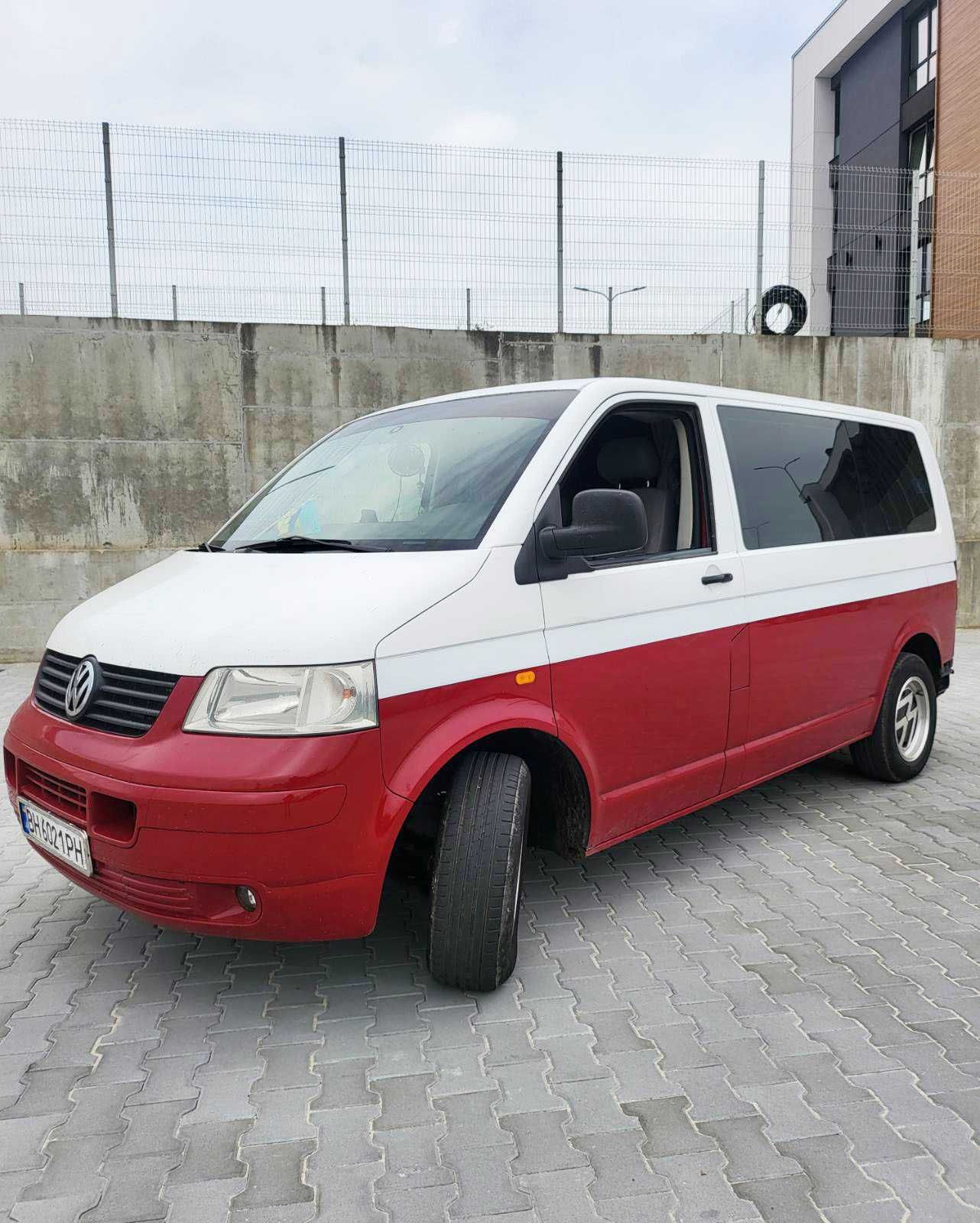 VW Transporter оригинальный пассажир 8+1 мест (1,9 TDi, 6-ступка)