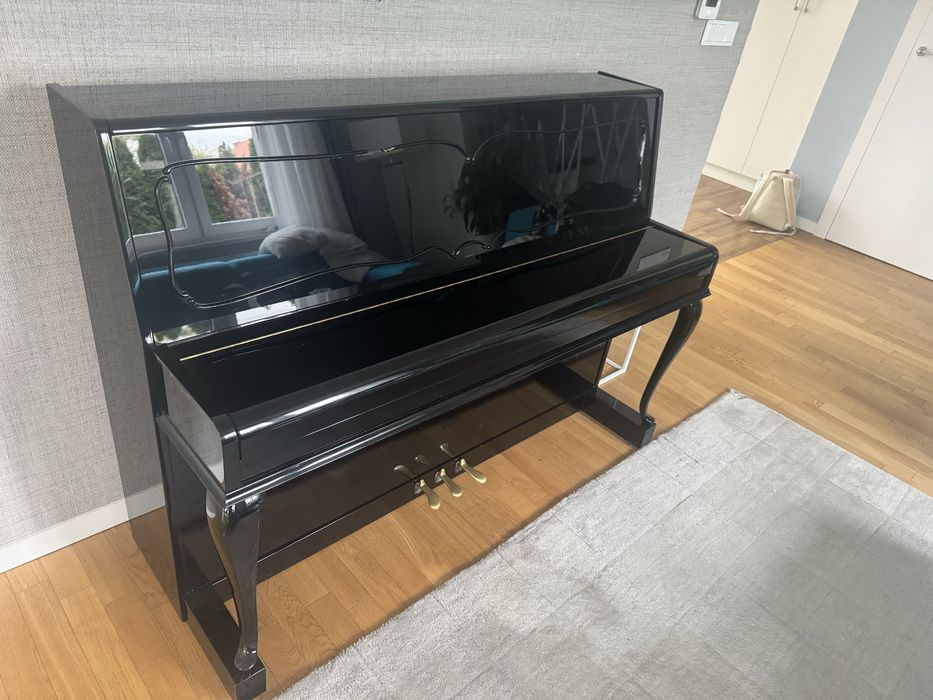 Pianino Calisia piano black polysk - 3 pedaly