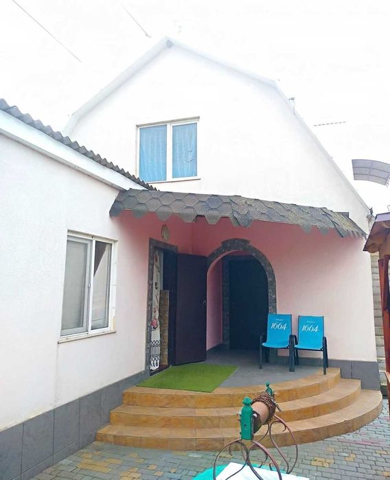 Продам  двоповерховий будинок 161 кв.м