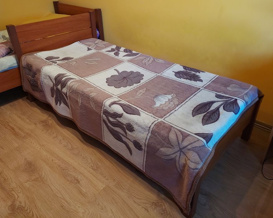 Łóżko 200x90 z materacem