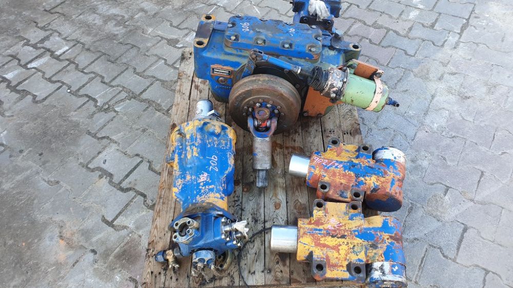 koparka liebherr A 902 A 900 skrzynia rozdzielcza hydromotor 91r