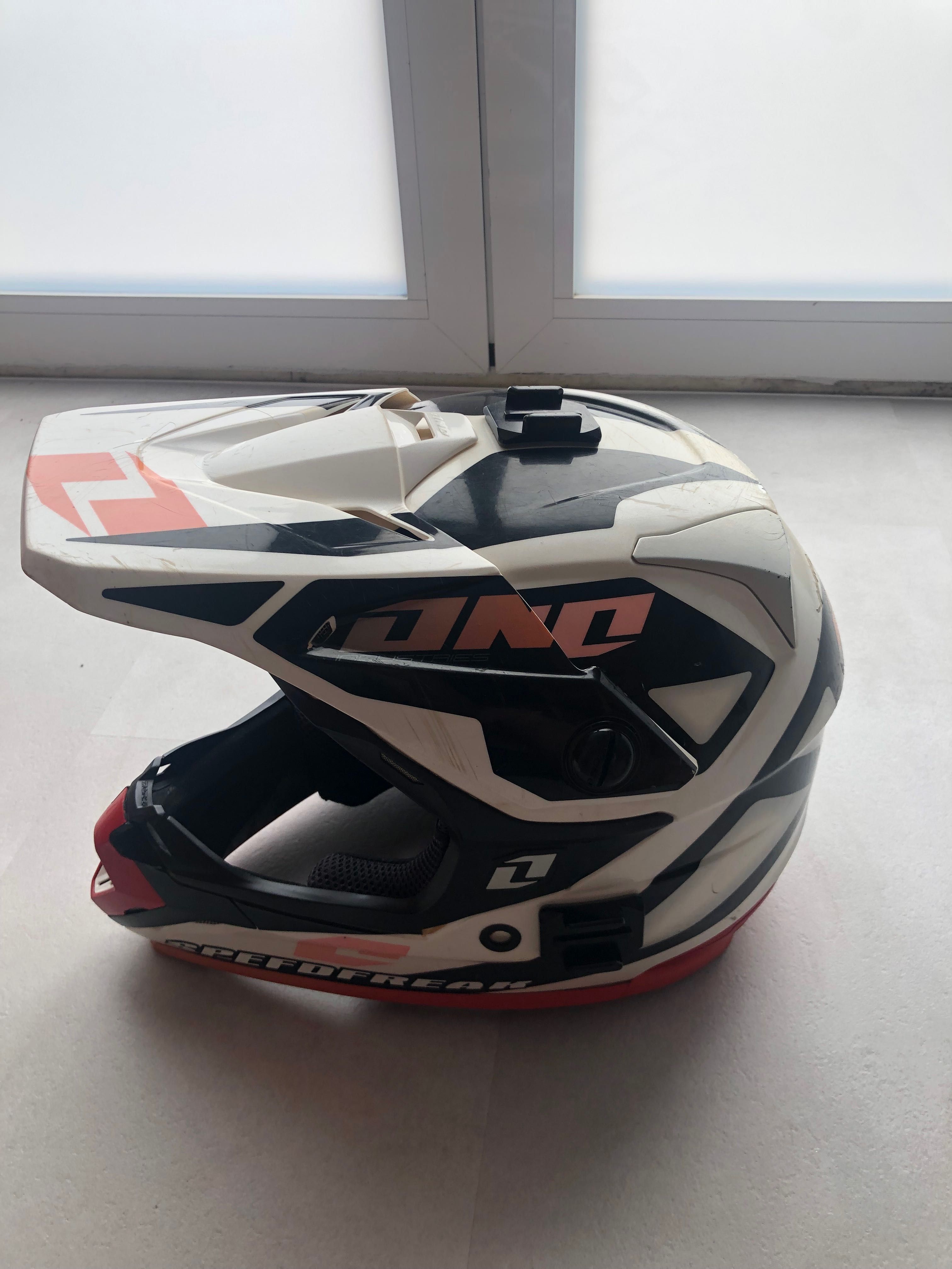 Capacete one industries