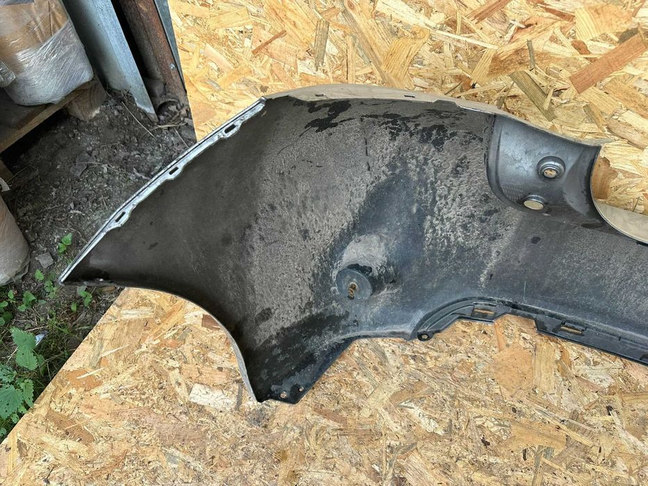 Toyota Auris I 1 lift 09-12 hatchback zderzak tylni tył cały orginał
