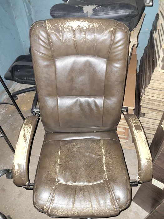 Продам крісло офісне