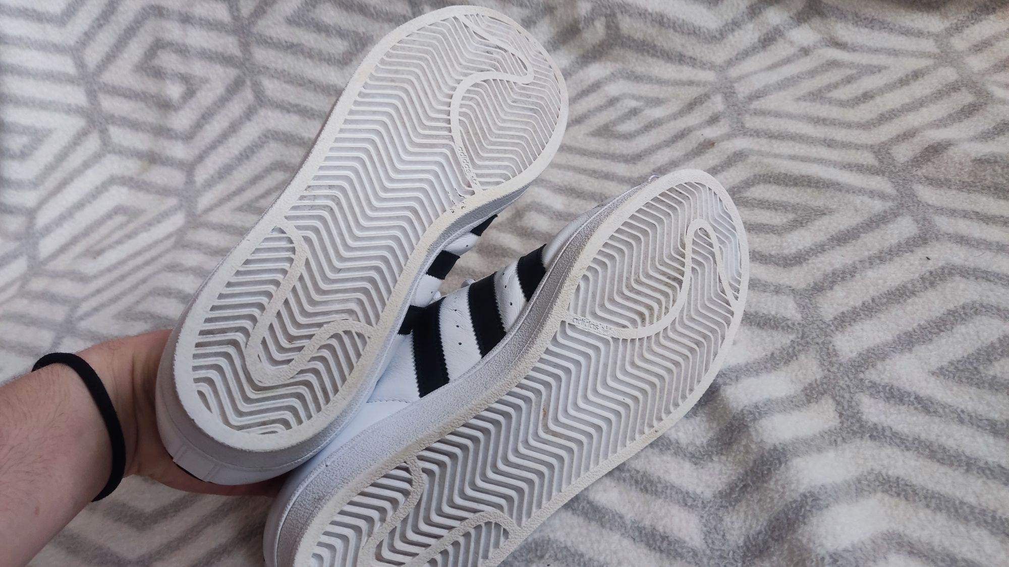 Продам кросівки Adidas Superstar sk8