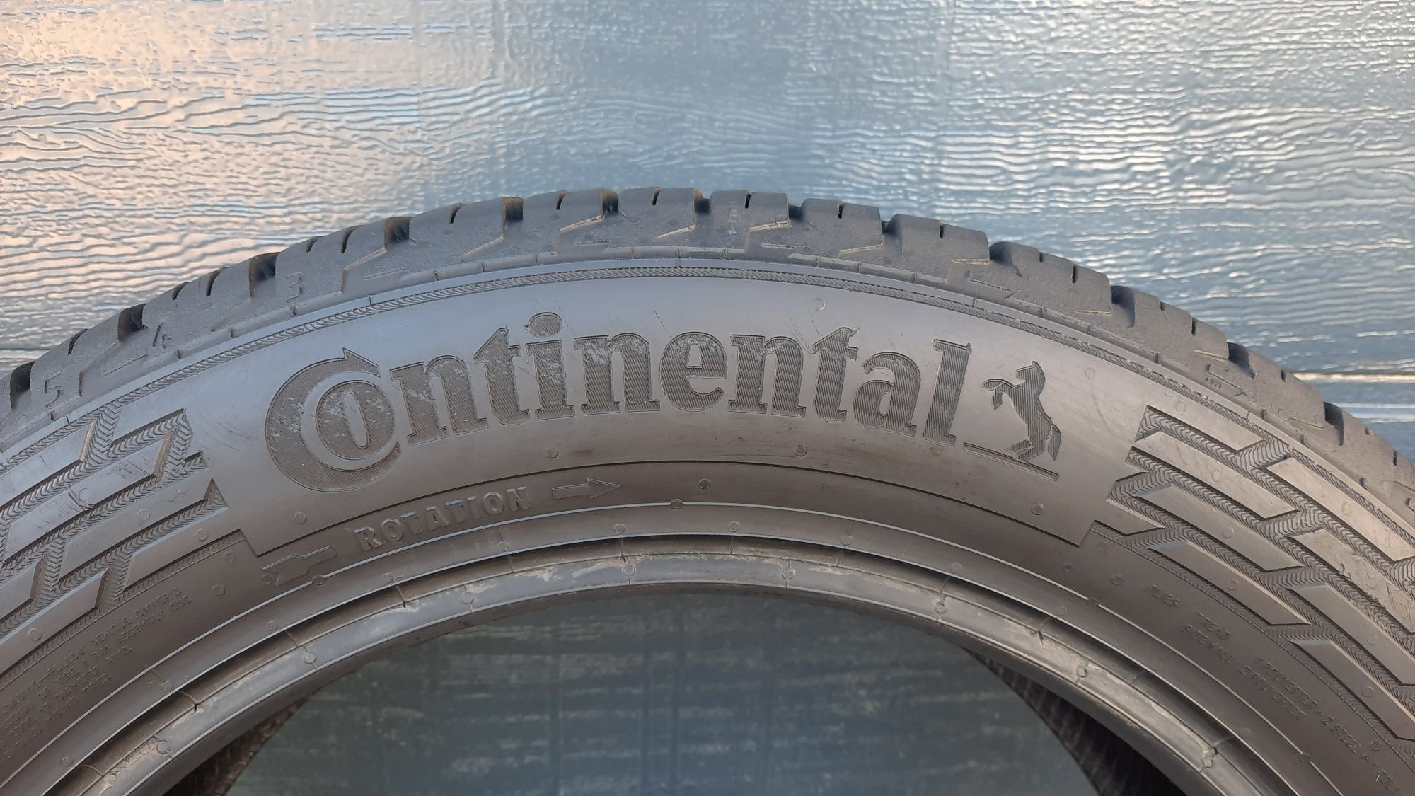 Continental 225/55 R17 C VanContact A/S Ultra 2024