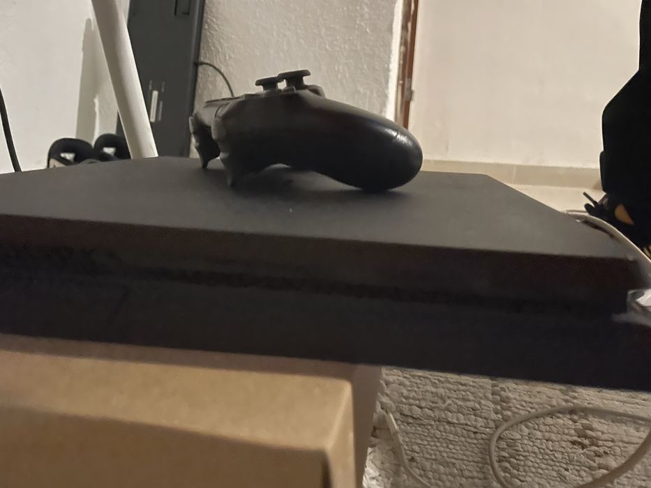 Vendo playstation 4 ótimo preço