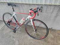 Bicicleta de ciclismo GT series 4