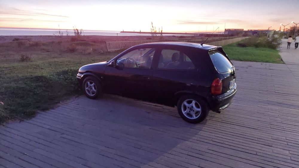 Opel Corsa B 1,2 ano 1997 para venda em Quarteira