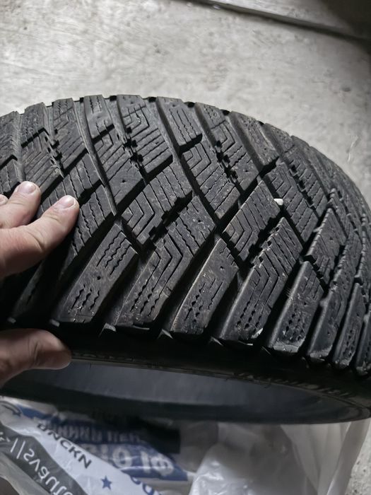 235.40.18 зимові колеса Goodyear 90% залишок