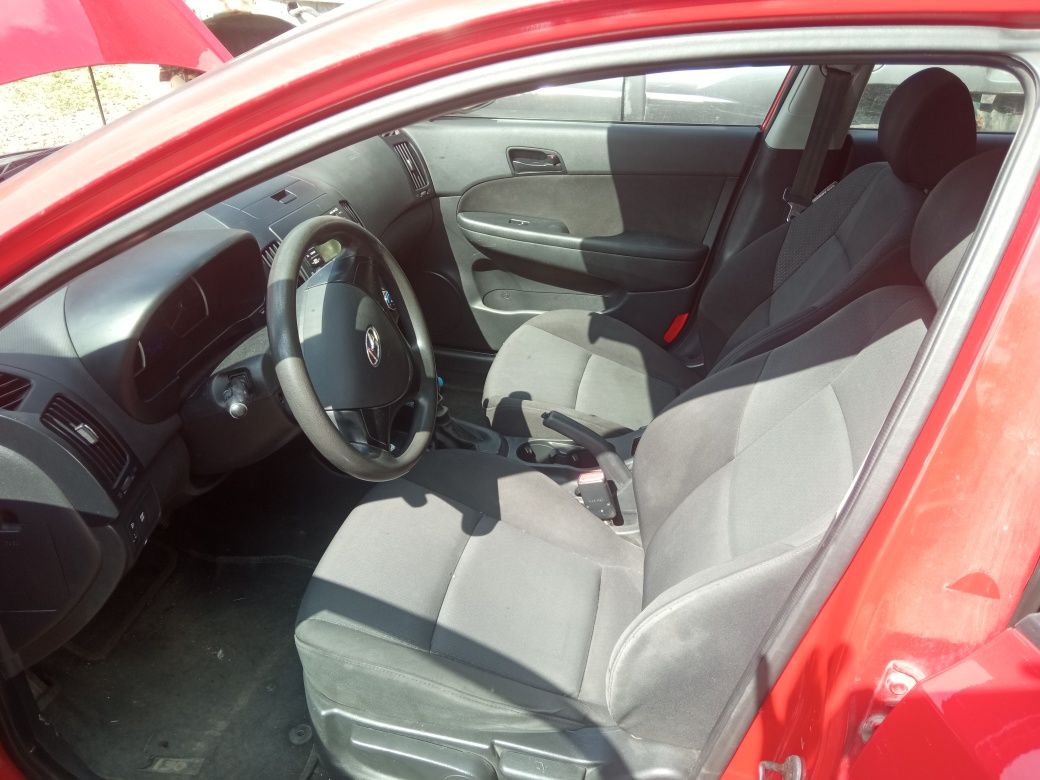 Разборка Hyundai i30 2007 1.6crdi 1.6i шрот детали запчастини двигател
