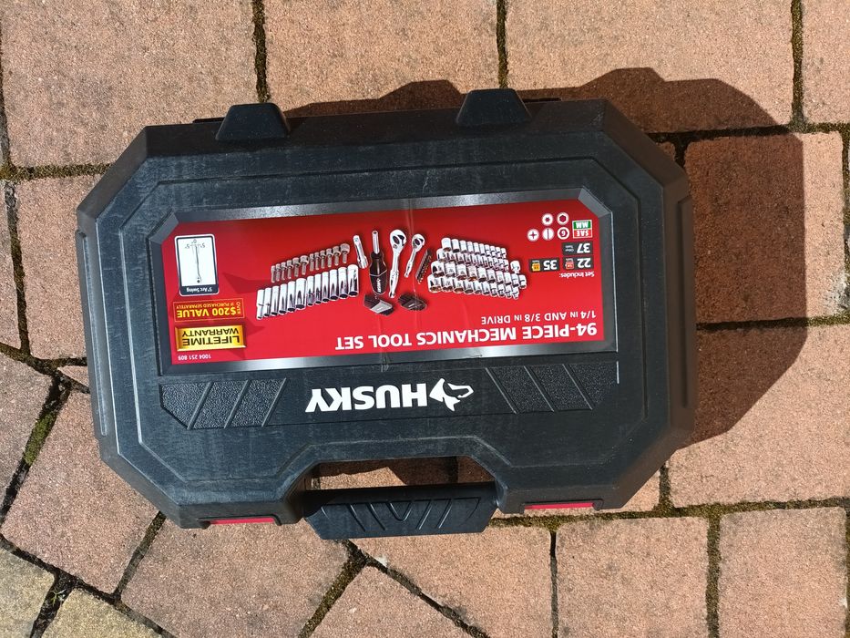 Zestaw 94 narzędzi mechanika Husky