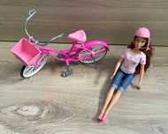 Lalka Barbie Zuzanna szatynka rowerzystka z rowerem kask koszyk