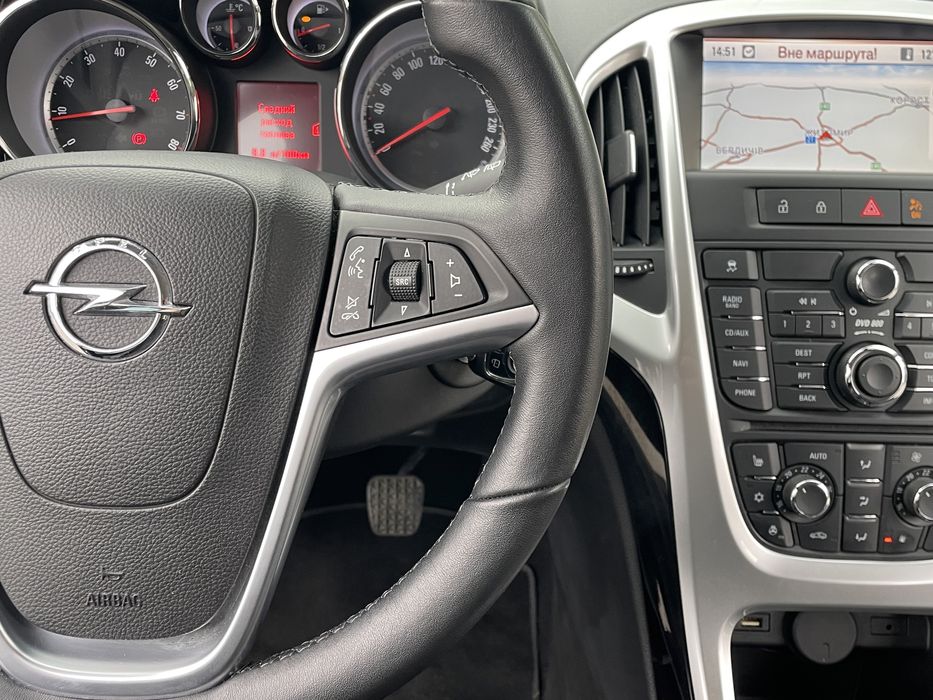 Продам Opel Astra J 2012р. 1.6 бензин Свіжопригнана