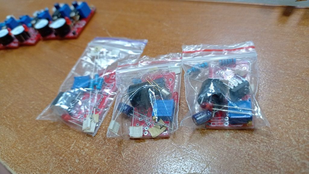 Електронабір юний електронік, простий прилад пошуку електромаг поля